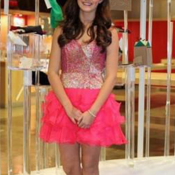 Sherri Hill Fuchsia Sequinned Bodice Ruffle Mini Dress Size 2 - Picture 2 of 9